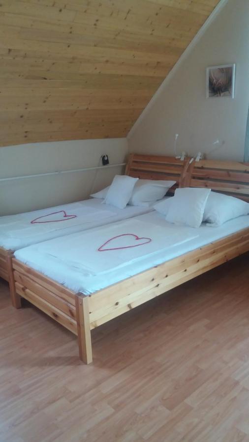 Vakacio Apartman Balatonalmadi Luaran gambar